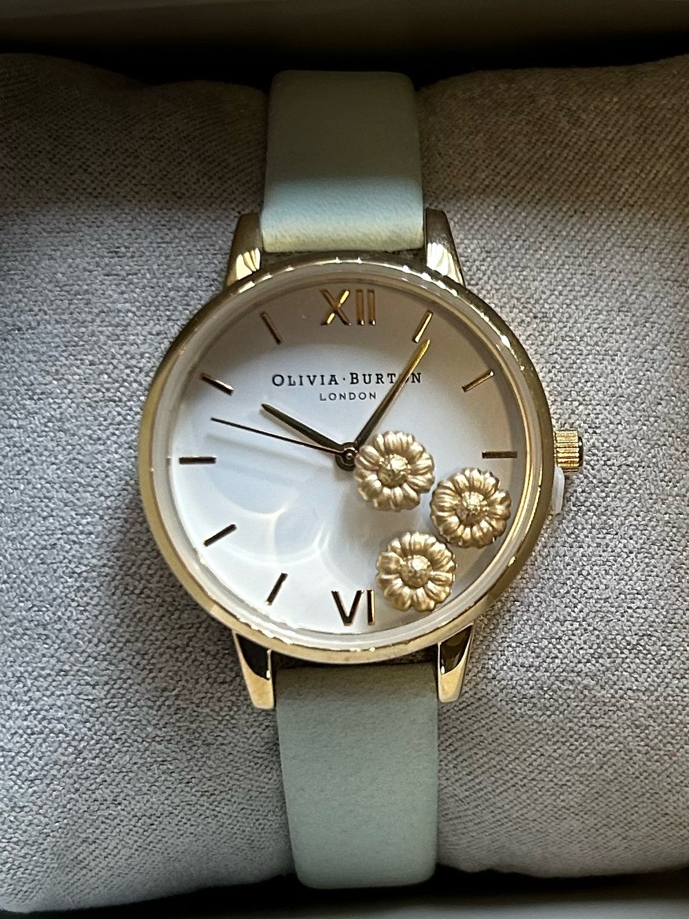 Olivia Burton Dancing Daisy Watch With 30mm White Face & Mint Green Leather Band